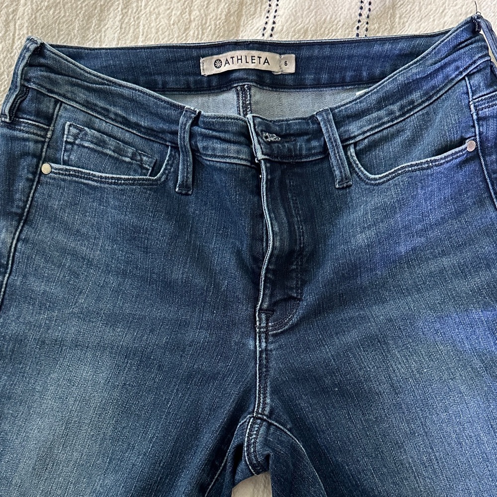 Athleta Women's Dark Blue Skinny Jeans with 33% Polyester for ease of Movement